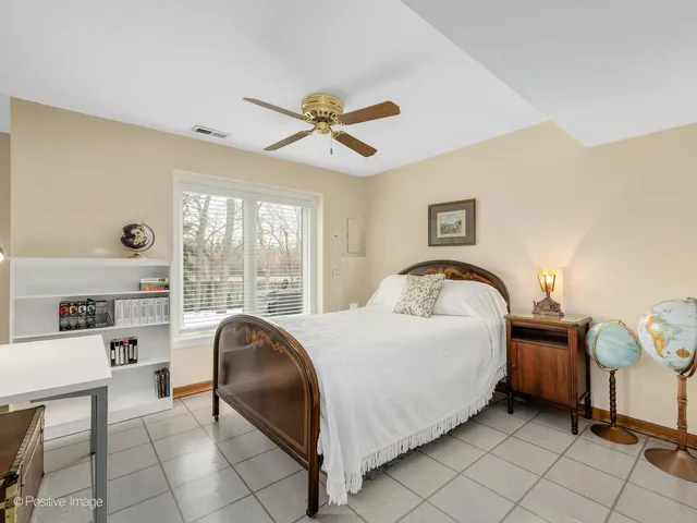 $625,000 | 412 Lawrence Avenue, Glen Ellyn, IL 60137