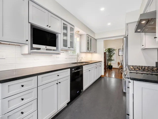 $625,000 | 412 Lawrence Avenue, Glen Ellyn, IL 60137