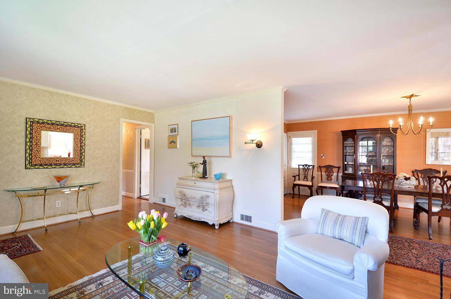 6700 Pawtucket Road Bethesda, MD 20817 - Photo 8 of 30 Family Room