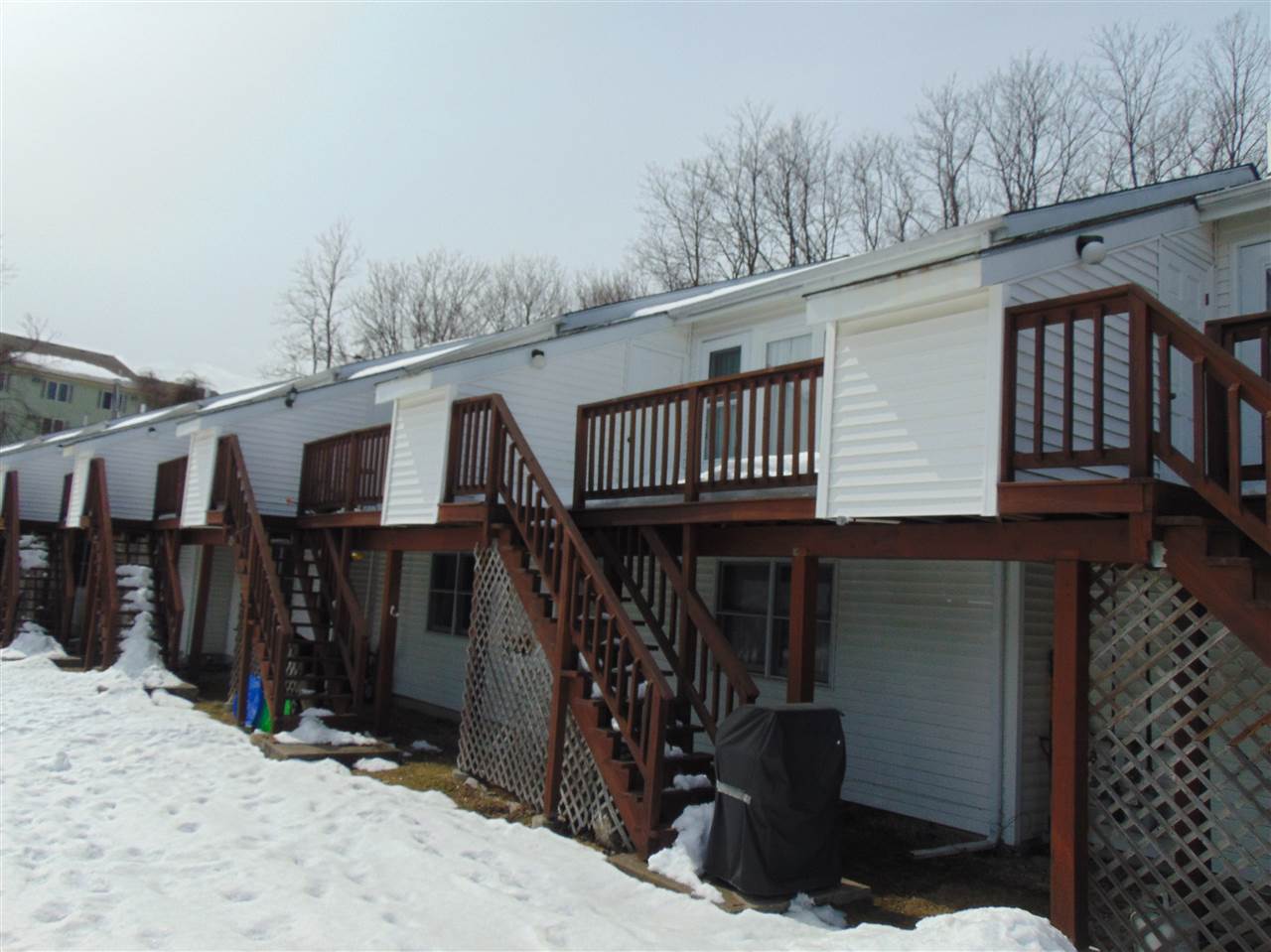 883 Mammoth Road, Unit 2 Manchester, NH 03104 - Photo 2 of 10