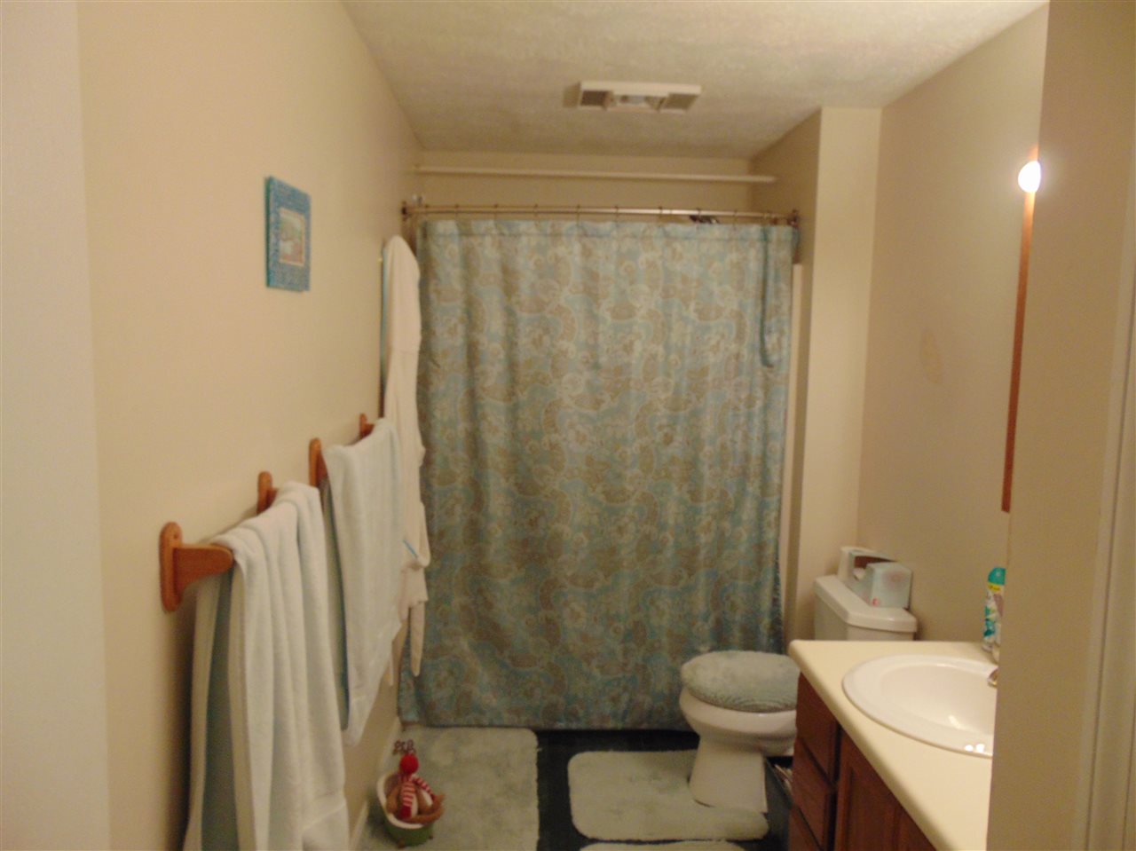 883 Mammoth Road, Unit 2 Manchester, NH 03104 - Photo 8 of 10