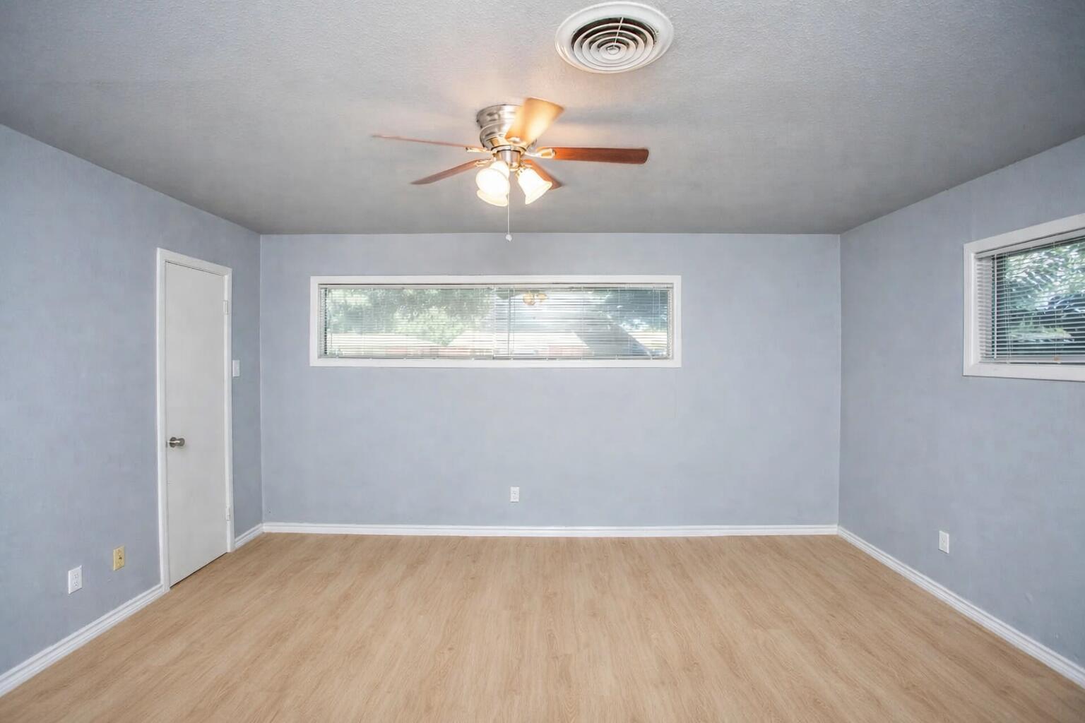 4211 49th Street Lubbock, TX 79413 - Photo 9 of 13 43cd8703-73b8-48c8-88e5-68768c44eb9d