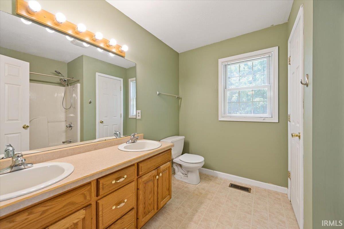 2664 South Danlyn Road Bloomington, IN 47403 - Photo 10 of 20