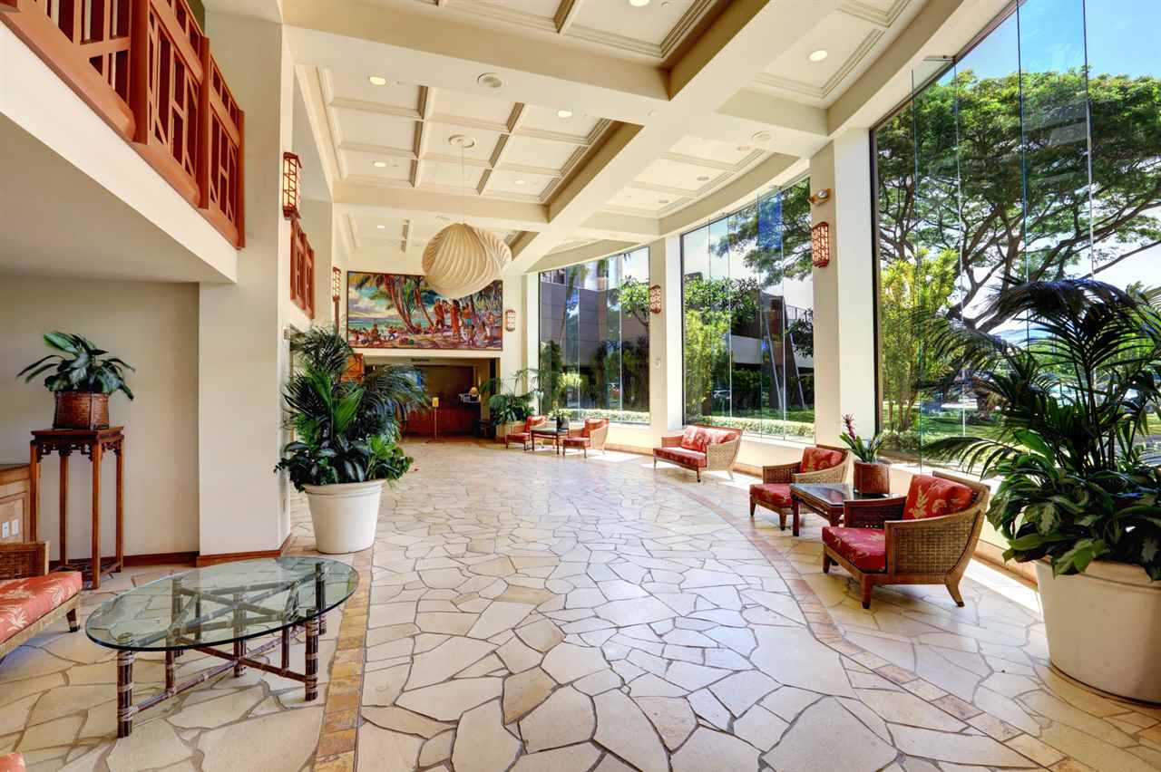 3445 Lower Honoapiilani Road, Unit 336 Lahaina, HI 96761 - Photo 4 of 22 a building outdoor space with patio furniture and potted plants