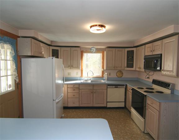 25 Nutter Road North Reading, MA 01864 - Photo 8 of 17 Gallery Image 8