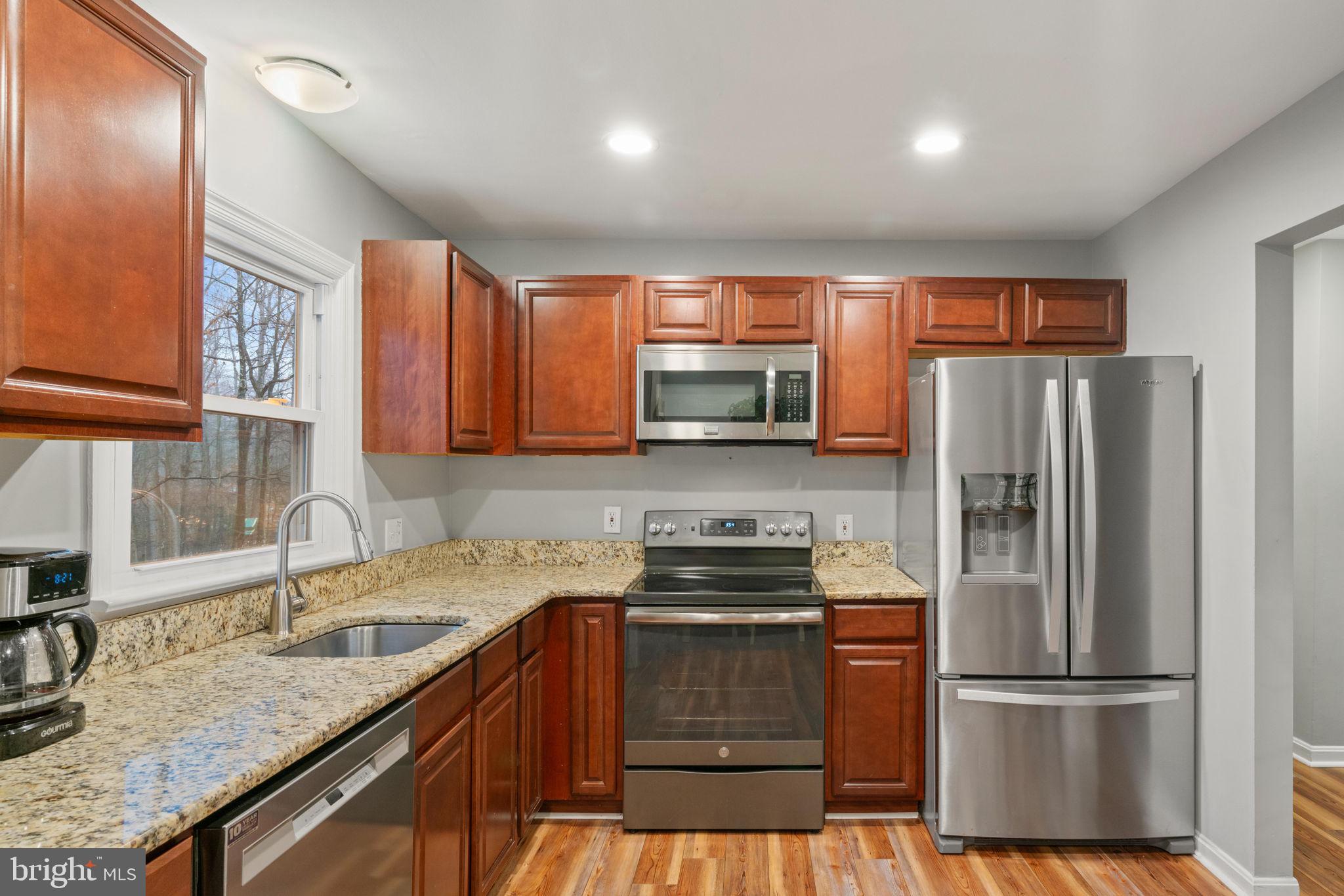 319 Cropp Road Fredericksburg, VA 22406 - Photo 11 of 43 Beautiful updated kitchen
