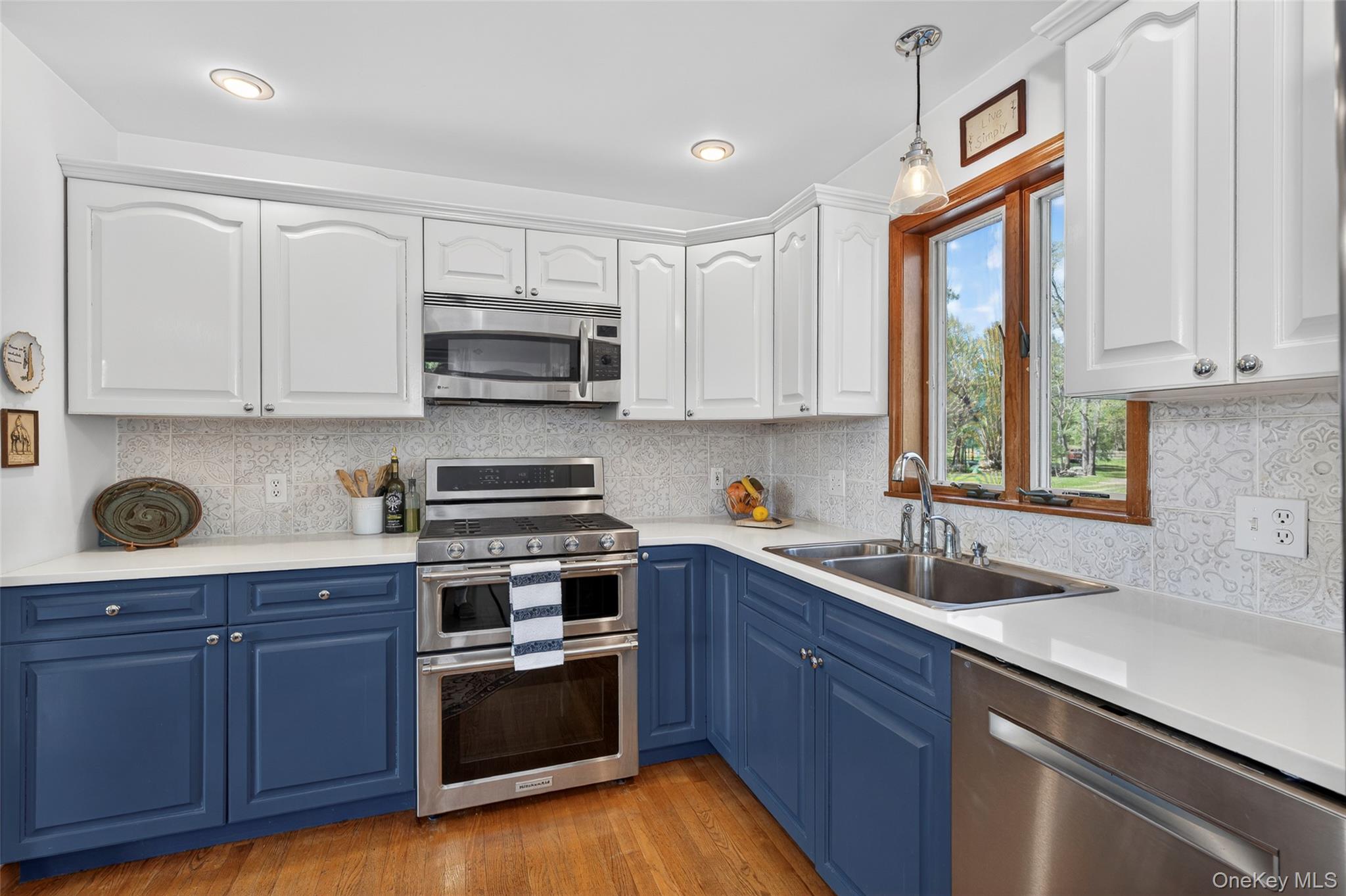 114 Last Road Middletown, NY 10941 - Photo 19 of 50 Enjoy premium SS appliances, quartz countertops and a casement window over the sink