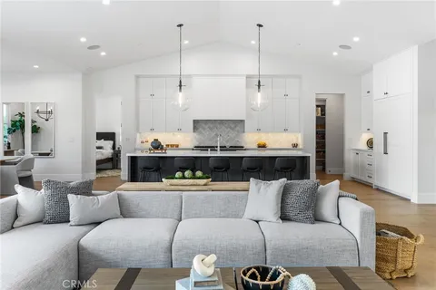 $6,295,000 | 1530 Anita Lane, Newport Beach, CA 92660