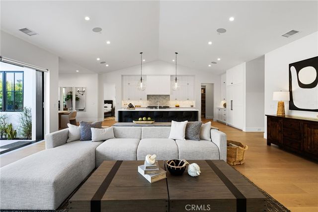 $5,850,000 | 1530 Anita Lane, Newport Beach, CA 92660