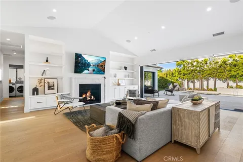 $6,295,000 | 1530 Anita Lane, Newport Beach, CA 92660
