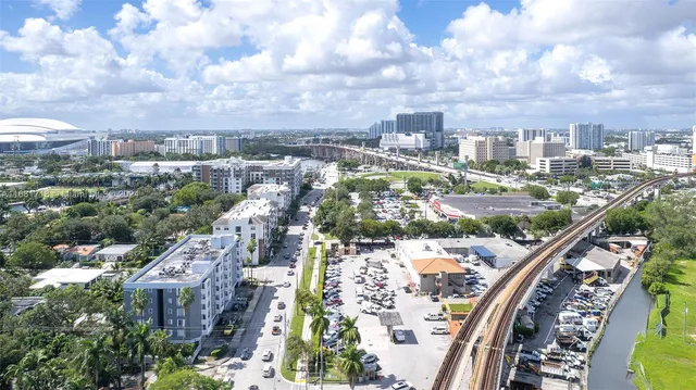 $299,999 | 1010 Northwest 11th Street, Unit 507, Miami, FL 33136