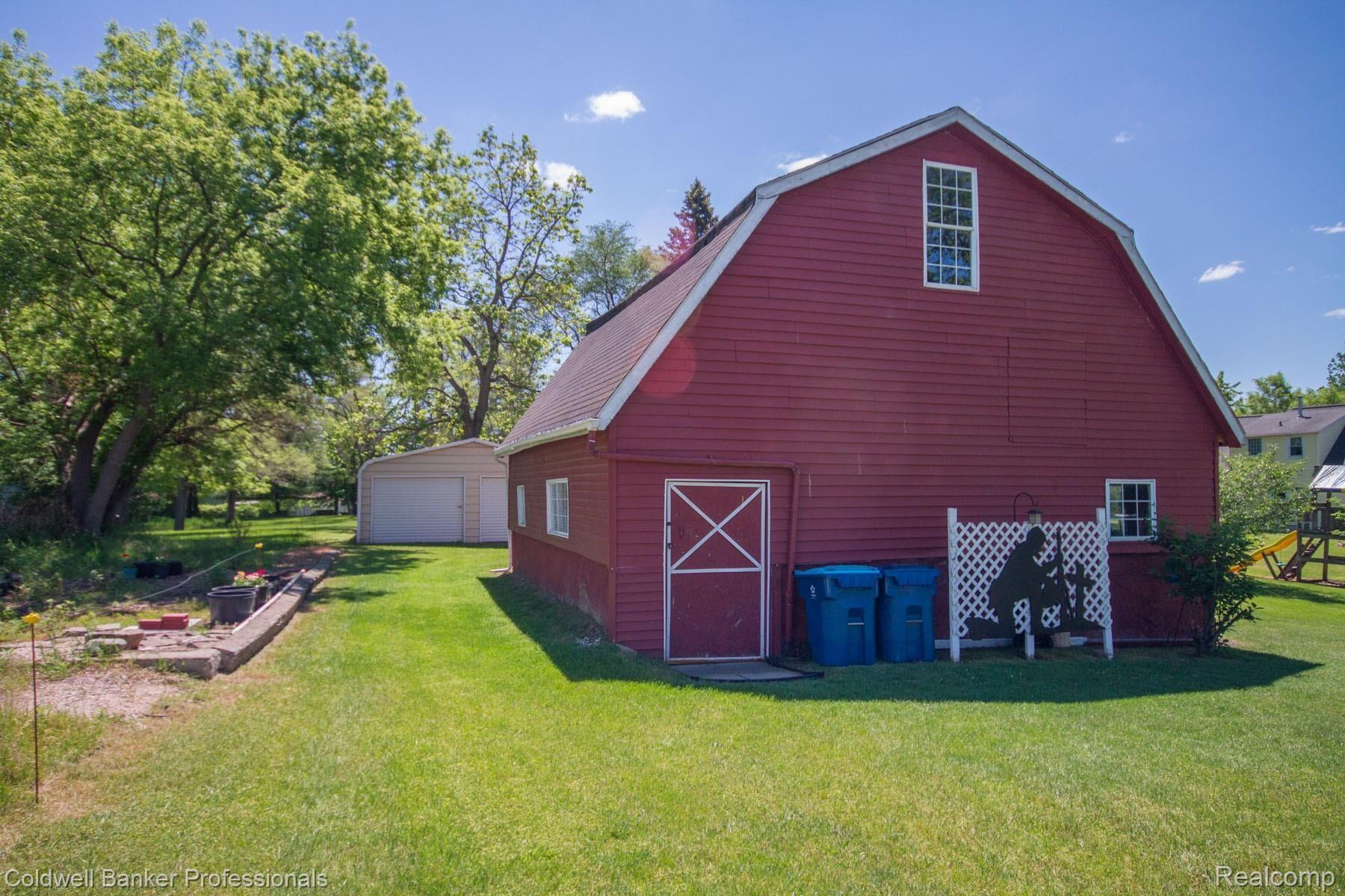14027 Fenton Road Fenton, MI 48430 - Photo 10 of 36 Fenton Rd (17).jpg