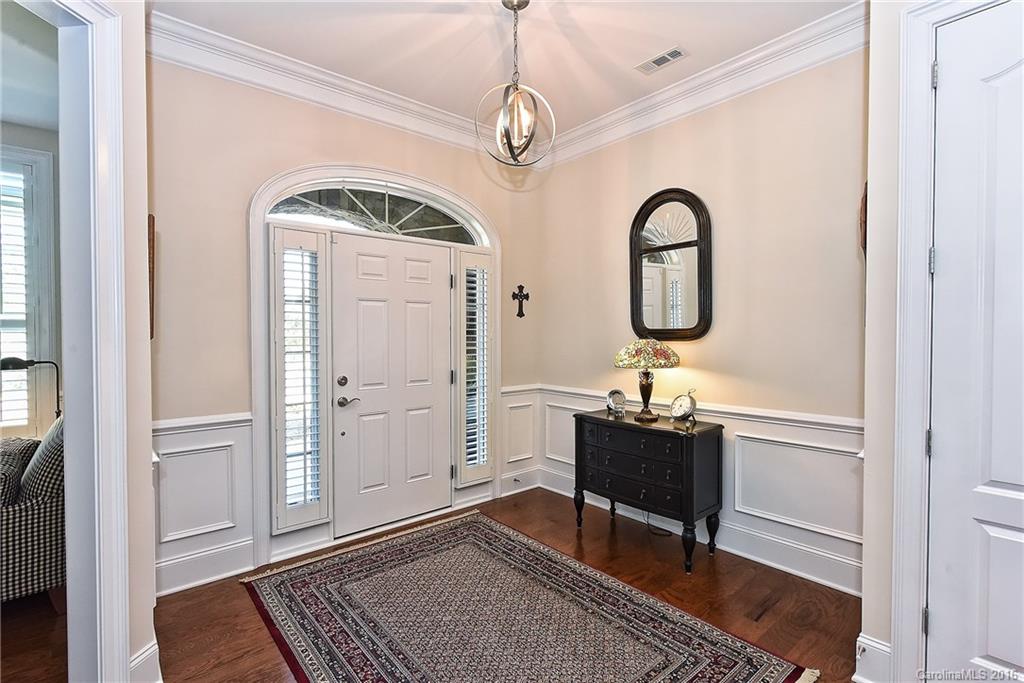 15511 Lake Ridge Road Charlotte, NC 28278 - Photo 3 of 24 Gallery Image 3