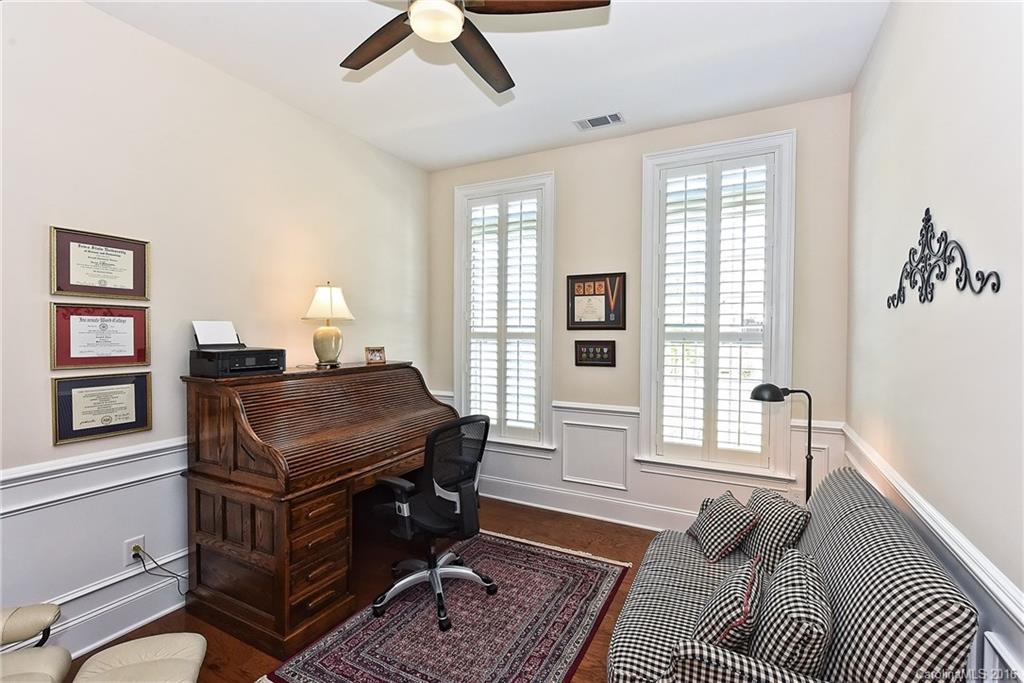 15511 Lake Ridge Road Charlotte, NC 28278 - Photo 4 of 24 Gallery Image 4