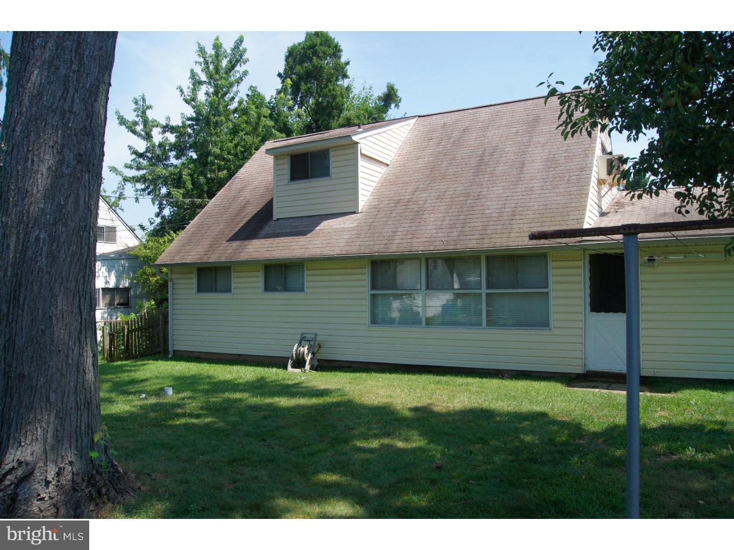 45 Margin Road Levittown, PA 19056 - Photo 2 of 22 View in Back