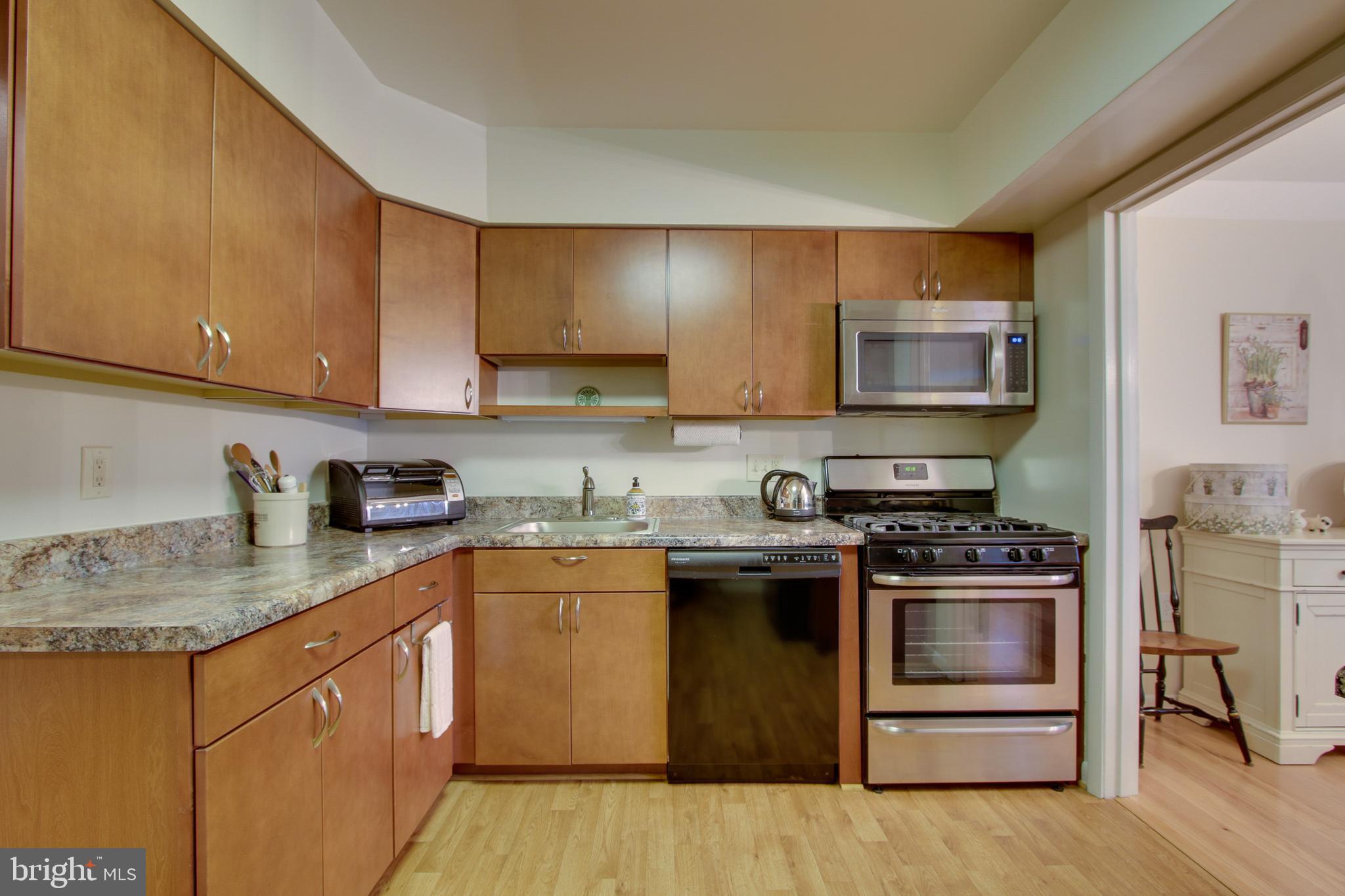 5 Hamill Road, Unit 5B Baltimore, MD 21210 - Photo 4 of 27 Kitchen completely updated in 2016