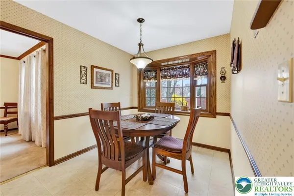 $524,900 | 5292 Hanover Drive, Lower Macungie Township, PA 18106