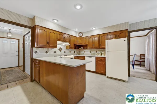 $524,900 | 5292 Hanover Drive, Lower Macungie Township, PA 18106