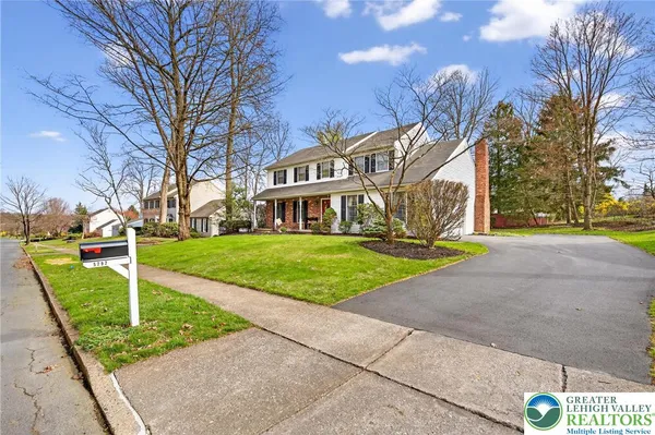 $524,900 | 5292 Hanover Drive, Lower Macungie Township, PA 18106