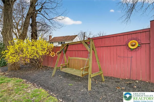 $524,900 | 5292 Hanover Drive, Lower Macungie Township, PA 18106