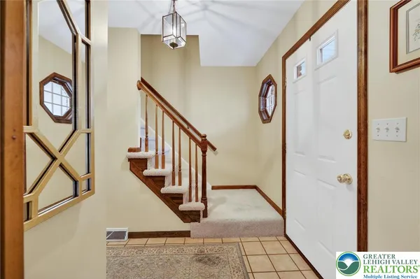 $524,900 | 5292 Hanover Drive, Lower Macungie Township, PA 18106