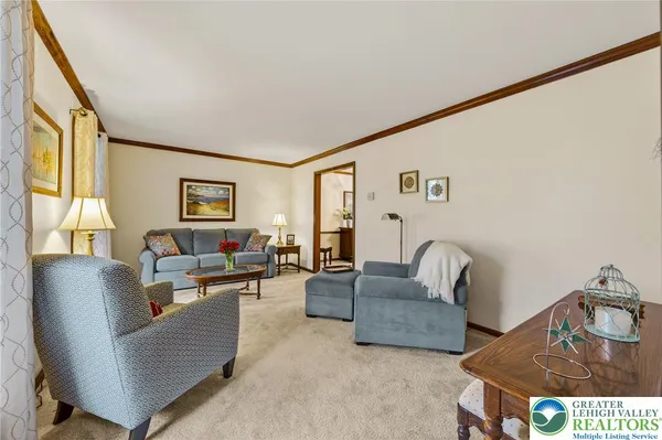 $524,900 | 5292 Hanover Drive, Lower Macungie Township, PA 18106