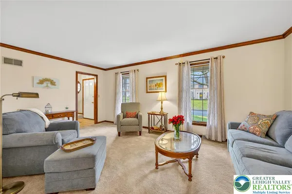 $524,900 | 5292 Hanover Drive, Lower Macungie Township, PA 18106