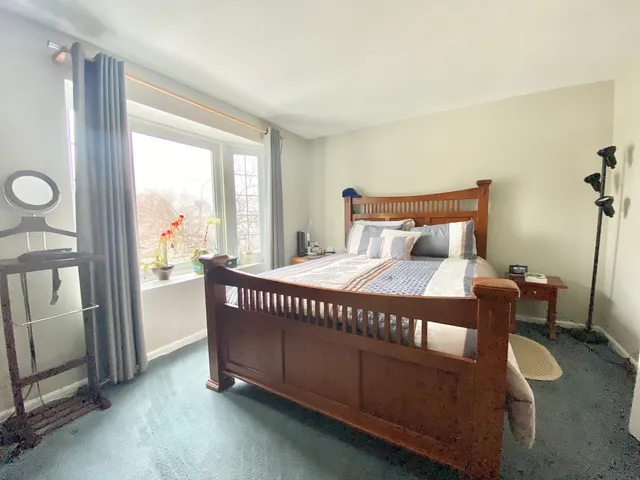 $2,400 | 1949 Governors Lane, Hoffman Estates, IL 60169