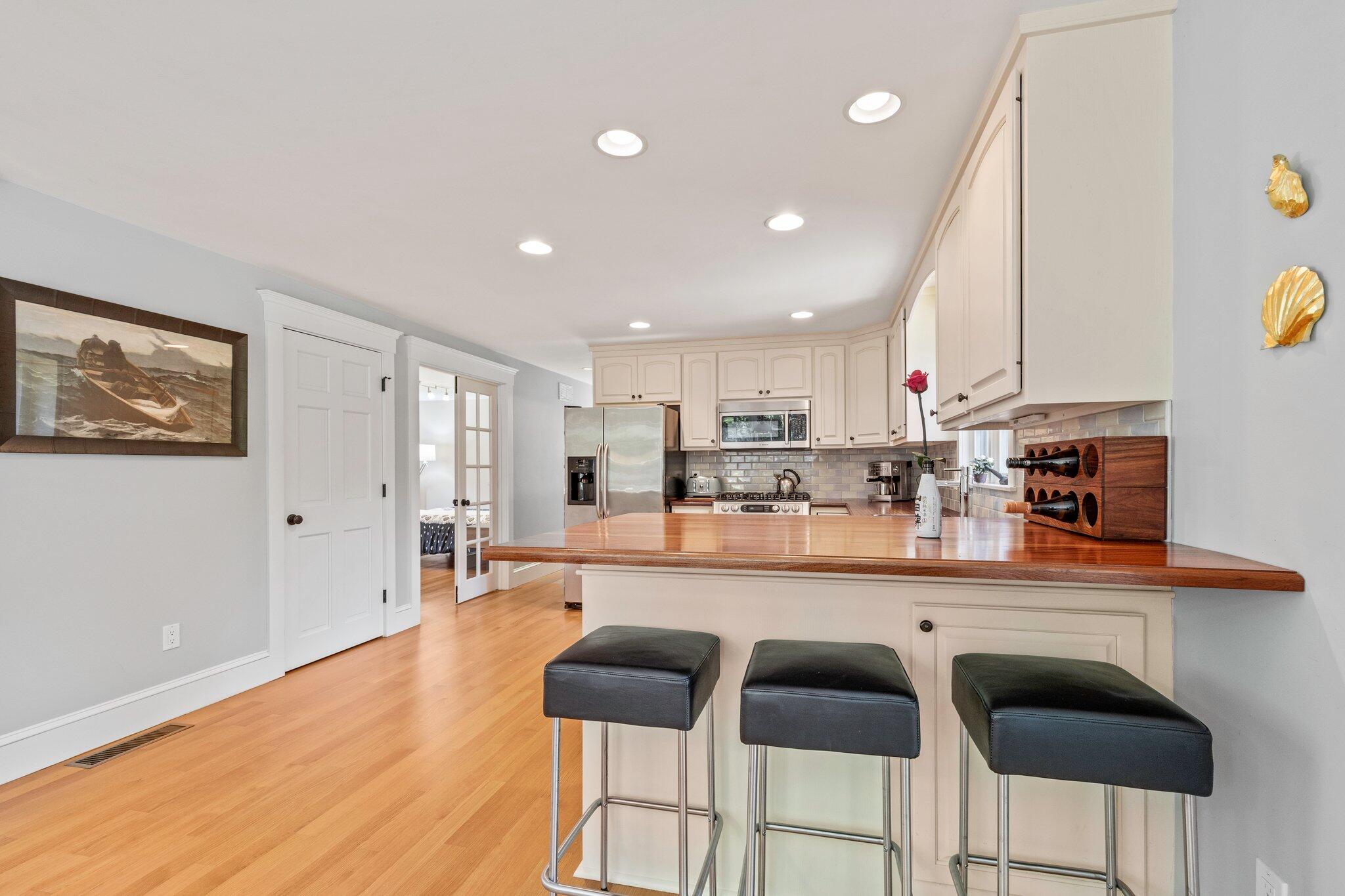 50 North 40 Road Eastham, MA 02642 - Photo 17 of 52 Breakfast Bar