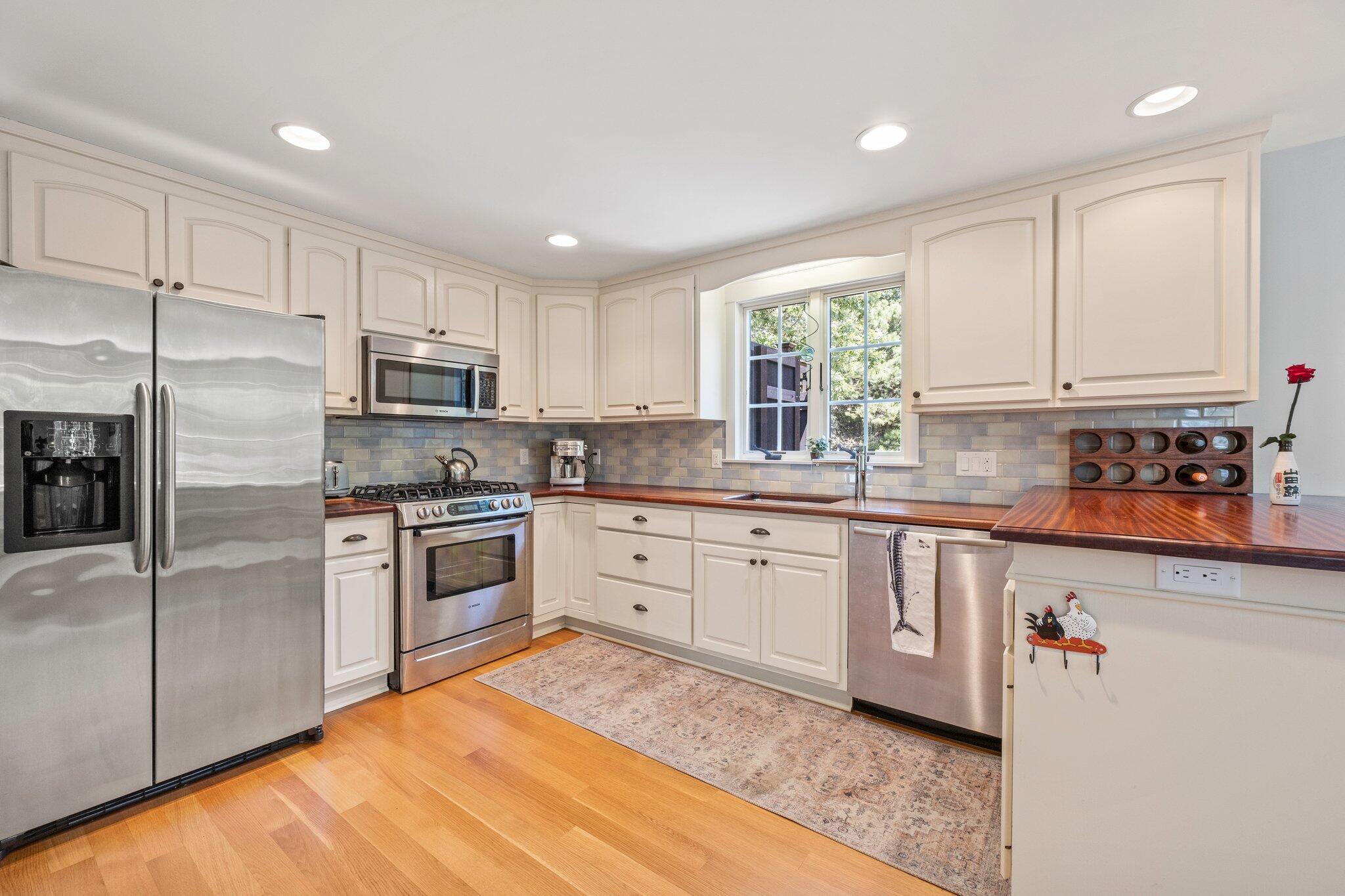 50 North 40 Road Eastham, MA 02642 - Photo 18 of 52 Beautiful Kitchen