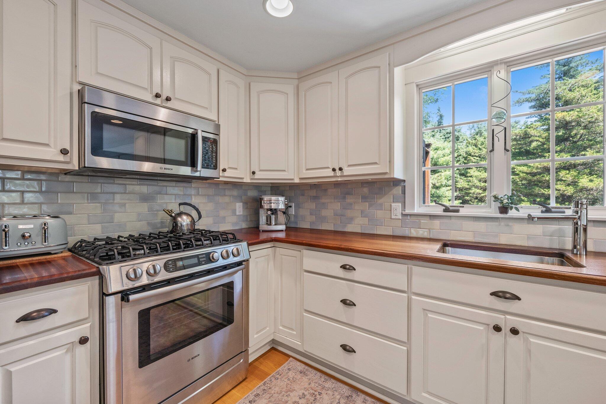 50 North 40 Road Eastham, MA 02642 - Photo 19 of 52 Solid Mahogany