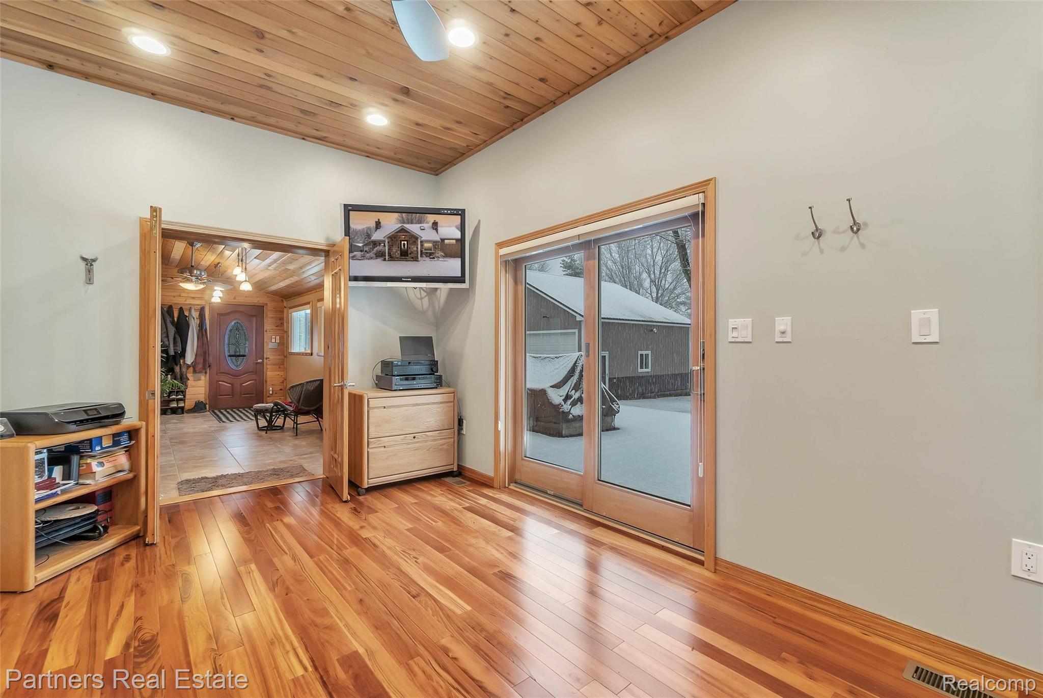 471 County Farm Road Howell, MI 48843 - Photo 22 of 48 17-471 County Farm Rd-17.jpg