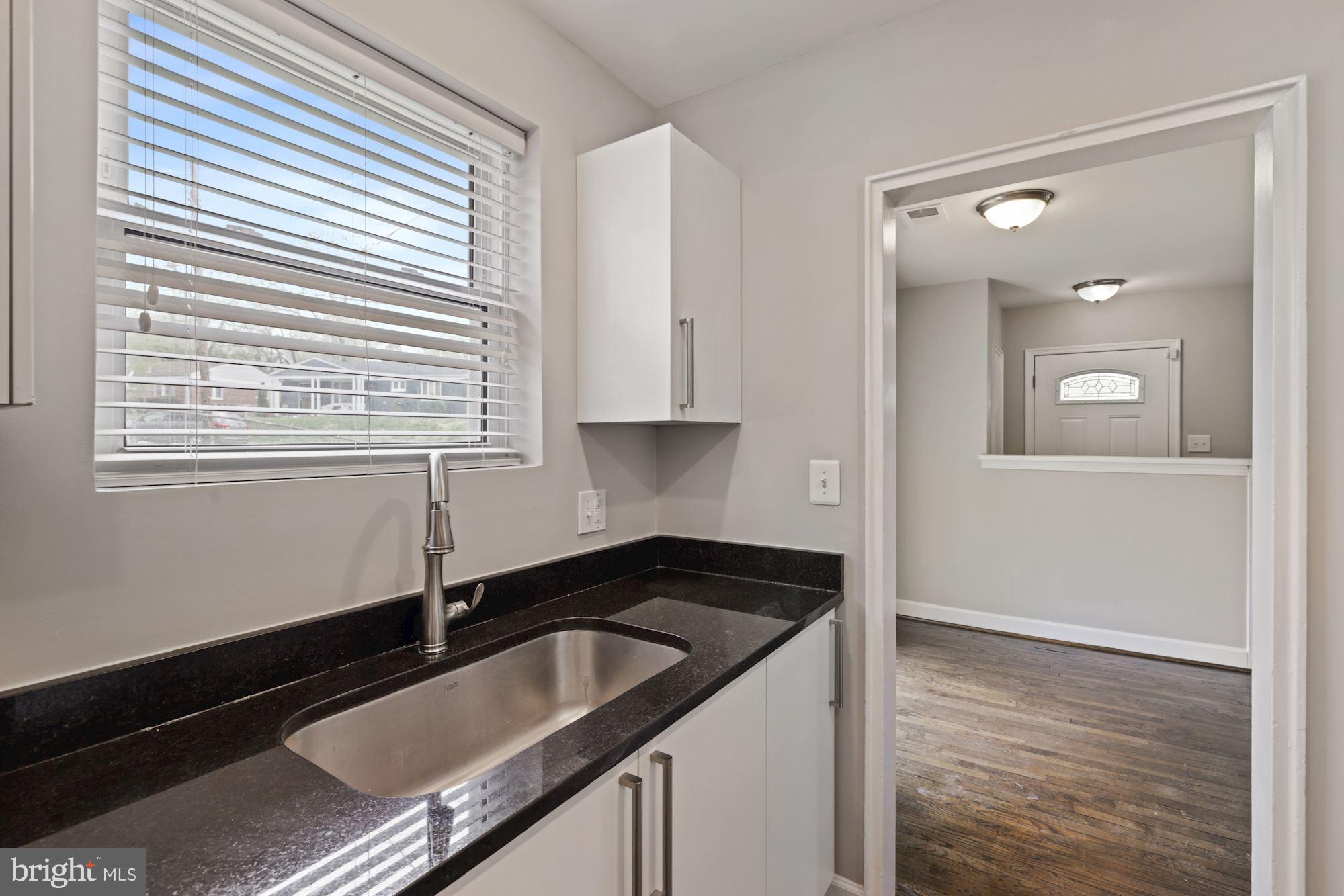 3400 Rutgers Street Hyattsville, MD 20783 - Photo 11 of 32 Kitchen