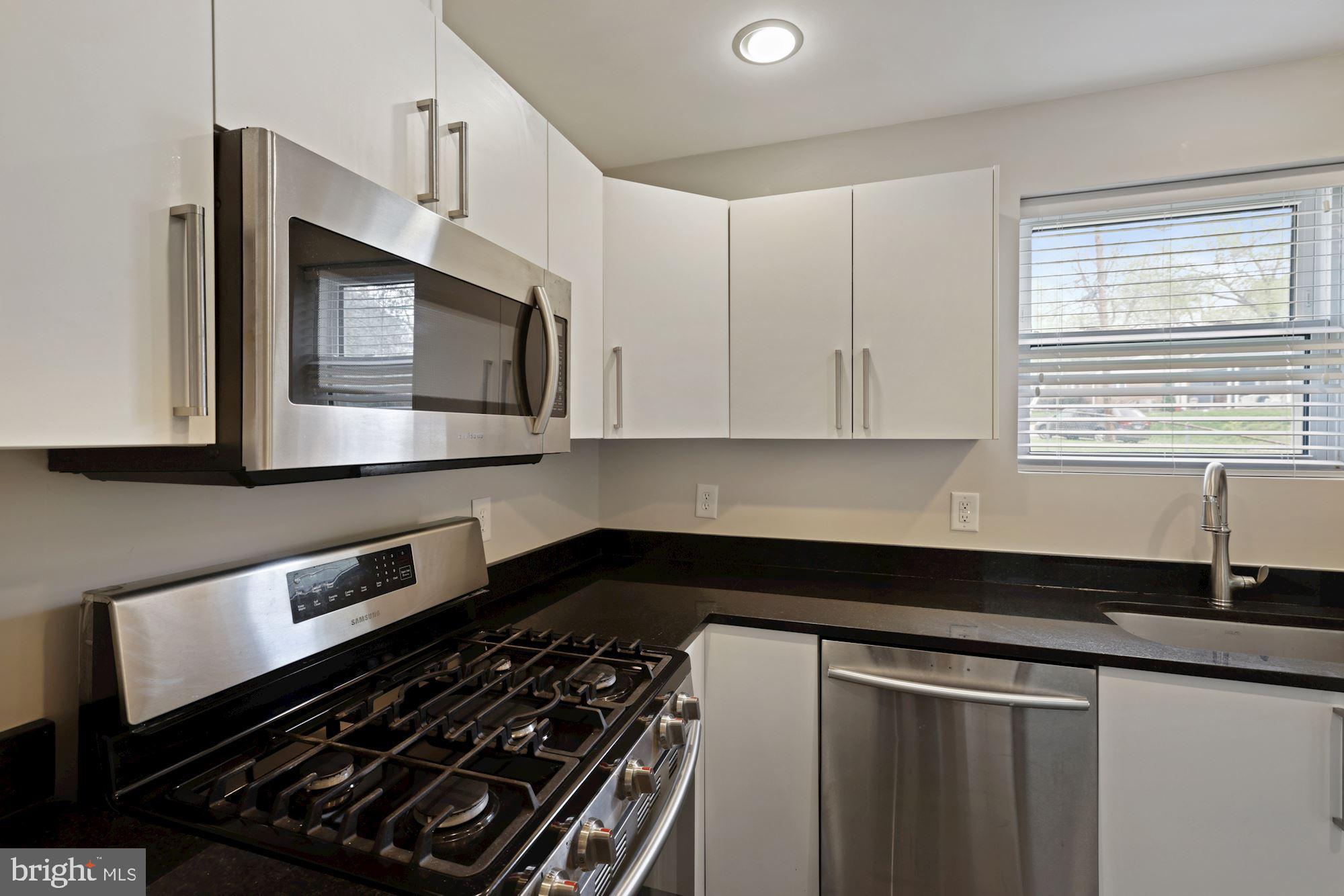3400 Rutgers Street Hyattsville, MD 20783 - Photo 8 of 32 Kitchen