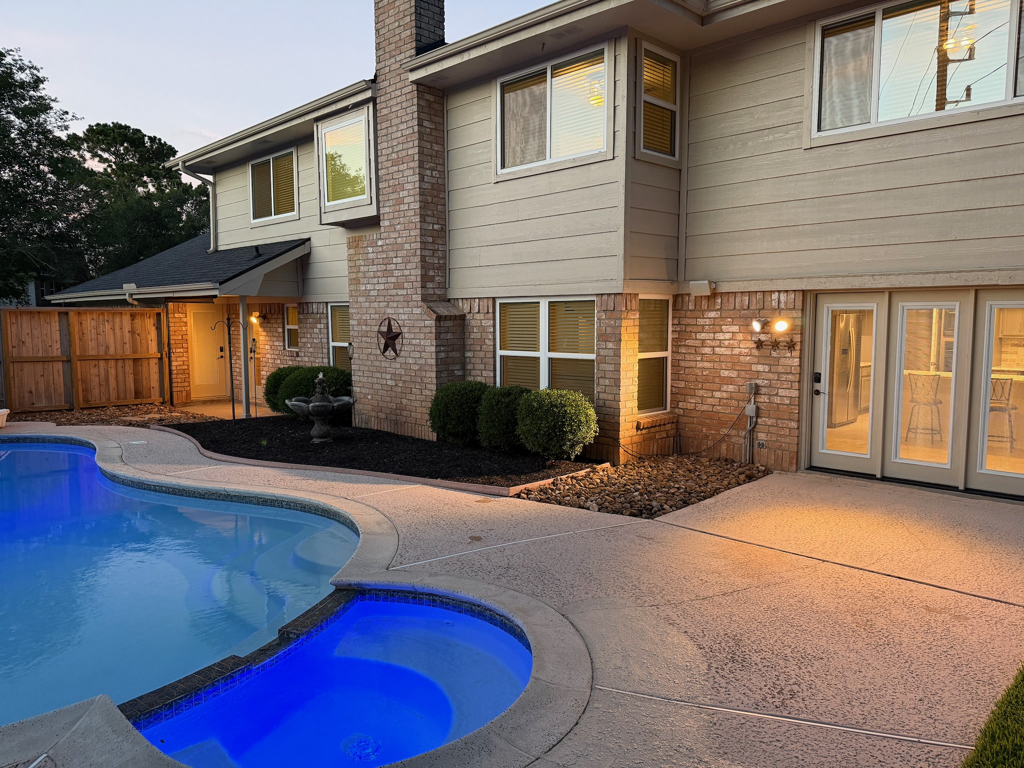 2326 Streamcrest Lane Sugar Land, TX 77479 - Photo 39 of 42 Sparkling pool & spa with LED lighting.