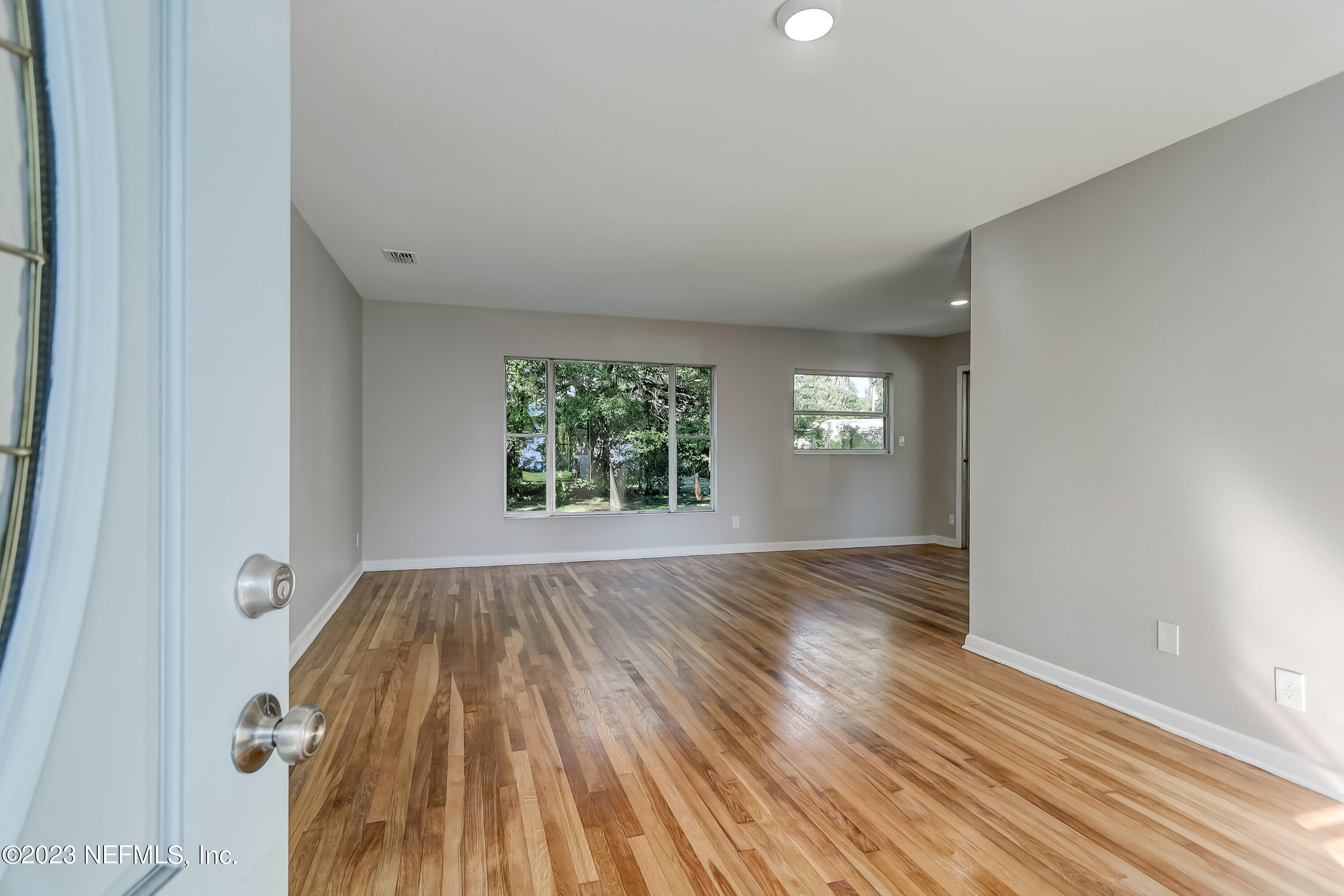 6455 Mitford Road Jacksonville, FL 32210 - Photo 5 of 38 Sue Wilson Photography Jacksonville (1)