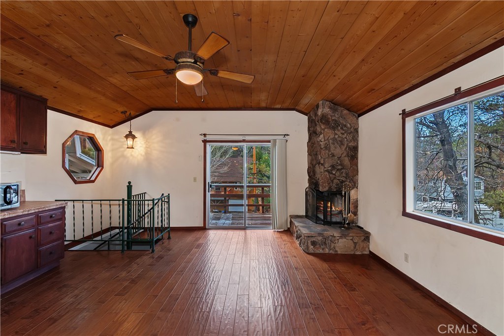 245 Vista Sugarloaf, CA 92386 - Photo 11 of 49