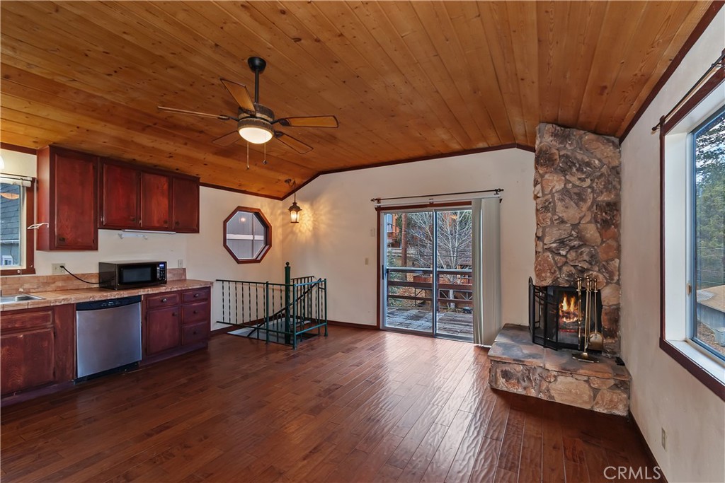 245 Vista Sugarloaf, CA 92386 - Photo 12 of 49