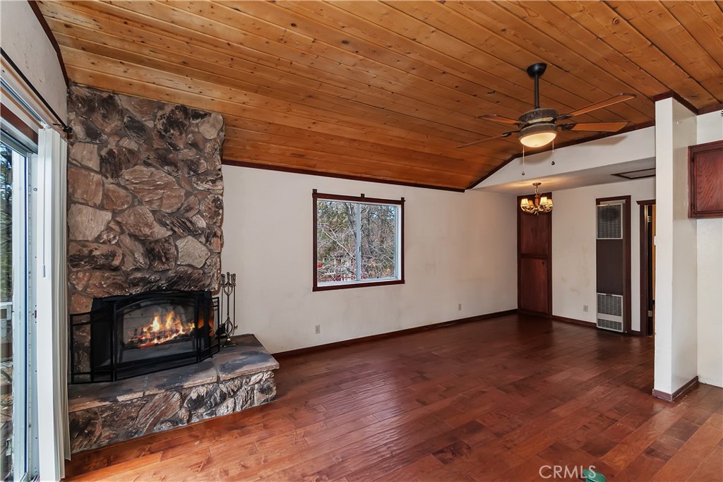 245 Vista Sugarloaf, CA 92386 - Photo 6 of 49