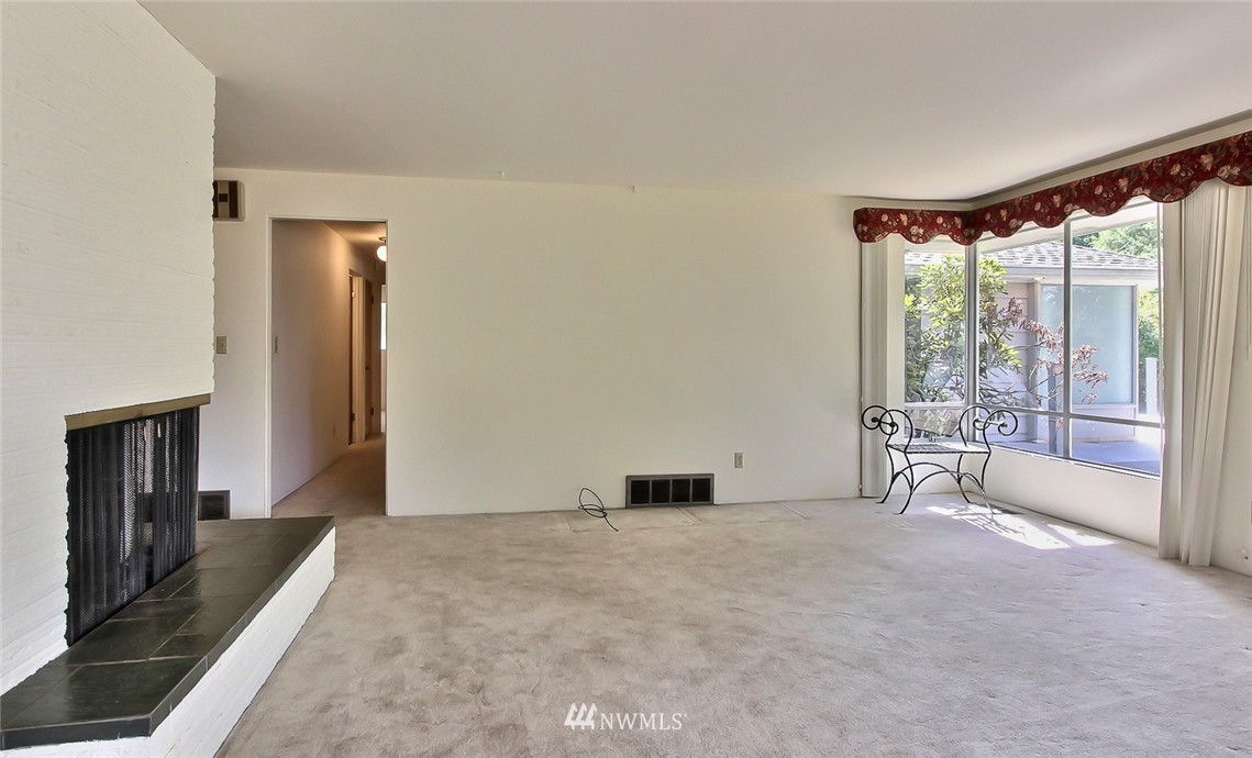 1011 Roe Street Steilacoom, WA 98388 - Photo 5 of 18