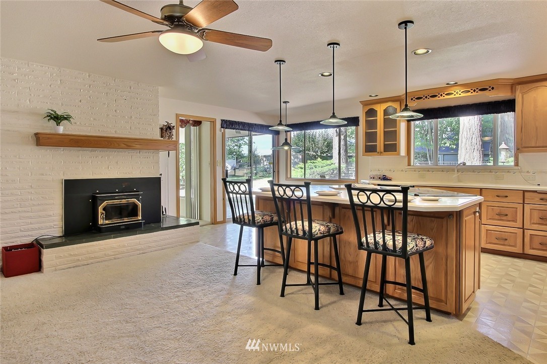 1011 Roe Street Steilacoom, WA 98388 - Photo 9 of 18