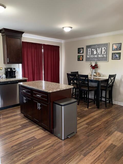 2655 West Auburn Road Rochester Hills, MI 48309 - Photo 5 of 16 Kitchen.dining area
