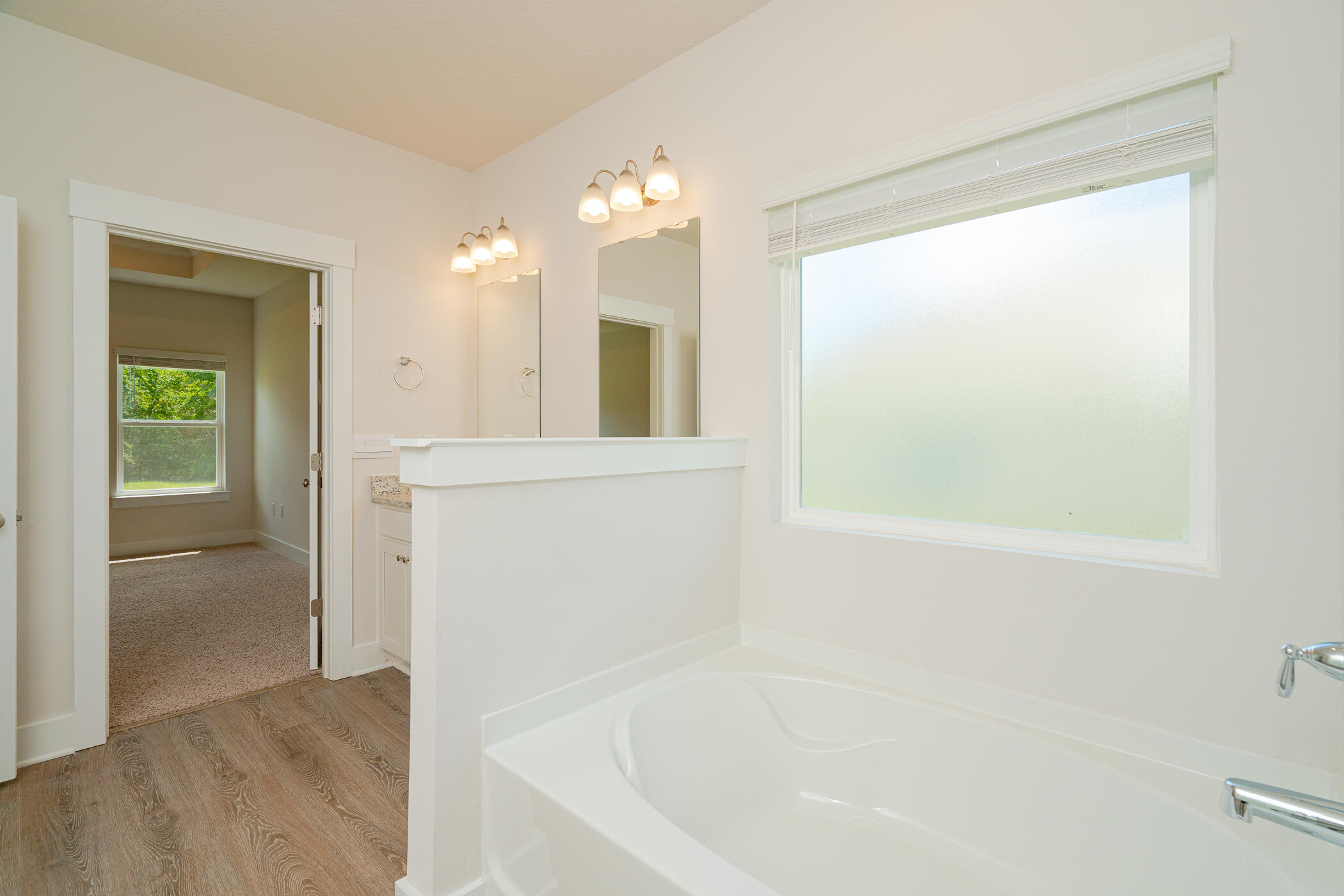 2425 Dakota Way Crestview, FL 32536 - Photo 22 of 43 Main Bathroom to Main Bedroom