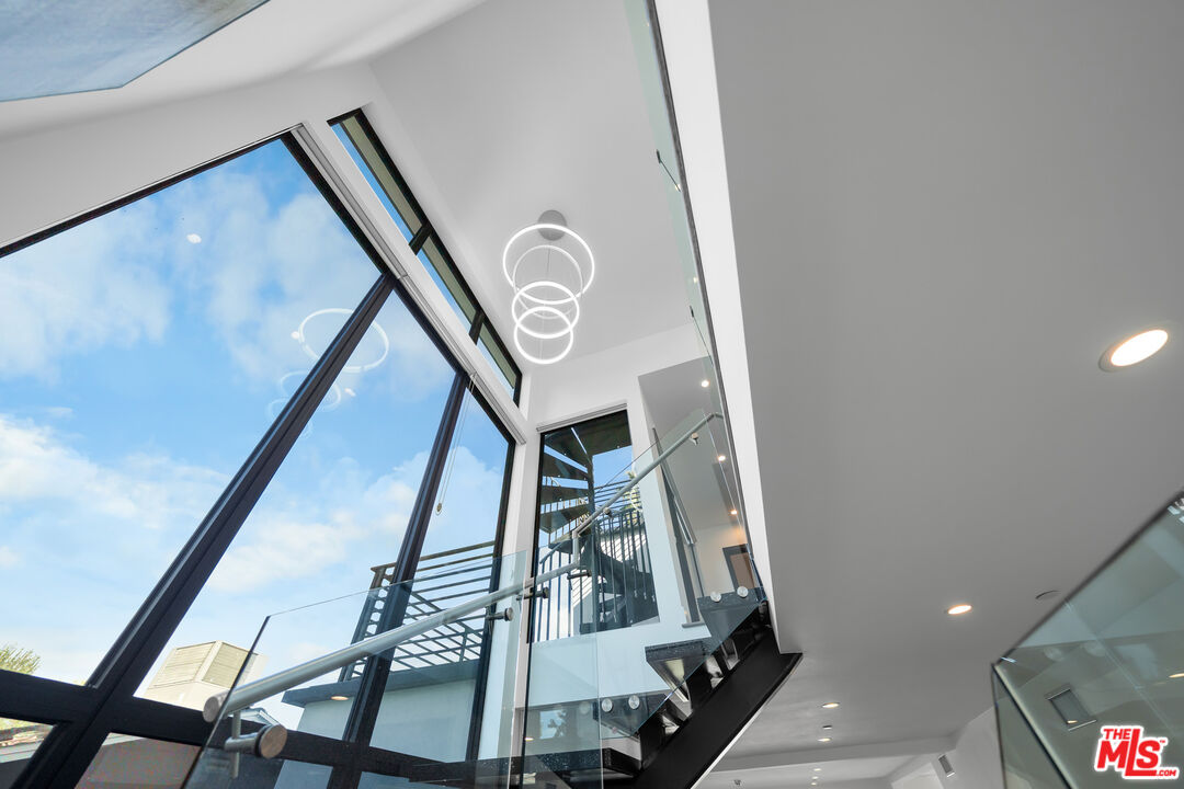 5812 Willis Avenue Sherman Oaks, CA 91411 - Photo 26 of 71