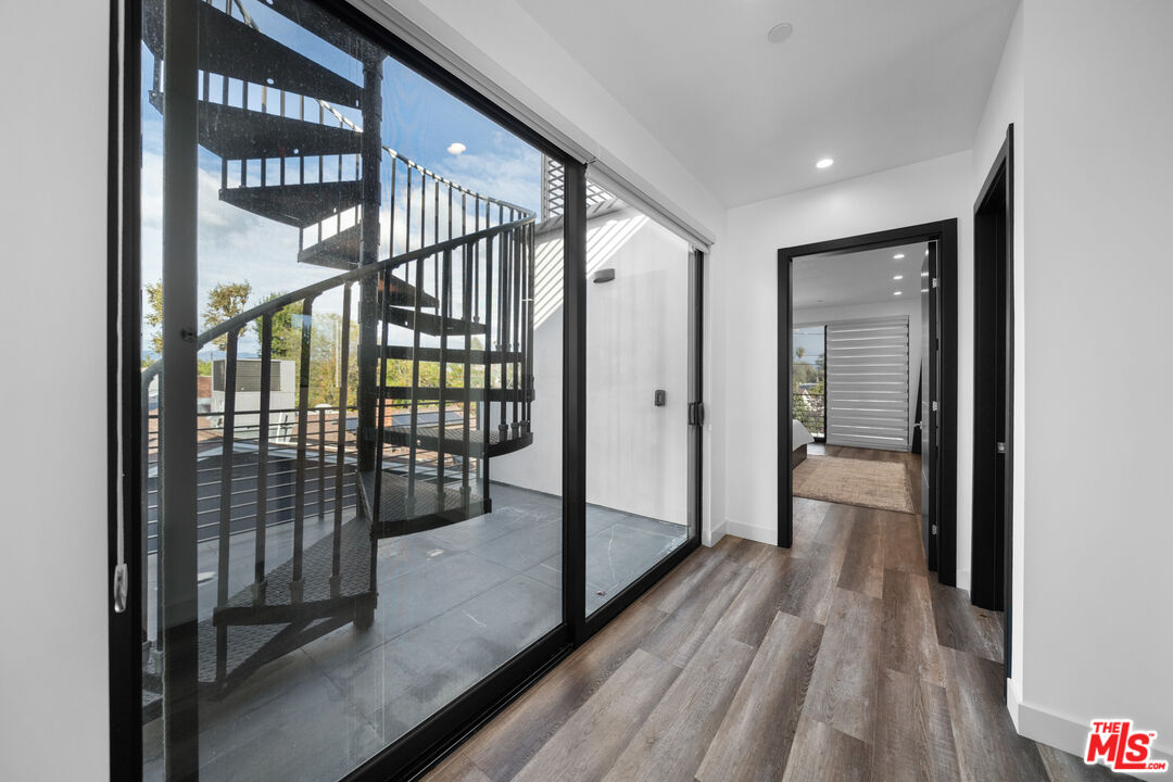 5812 Willis Avenue Sherman Oaks, CA 91411 - Photo 37 of 71