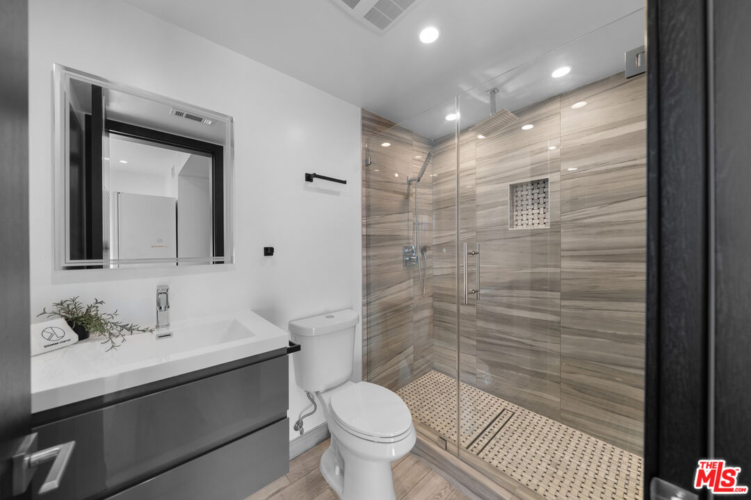 5812 Willis Avenue Sherman Oaks, CA 91411 - Photo 40 of 71