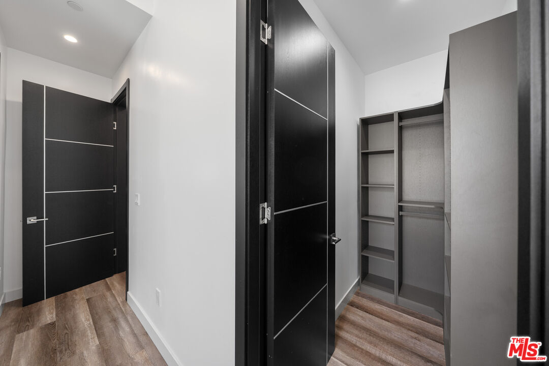 5812 Willis Avenue Sherman Oaks, CA 91411 - Photo 9 of 71