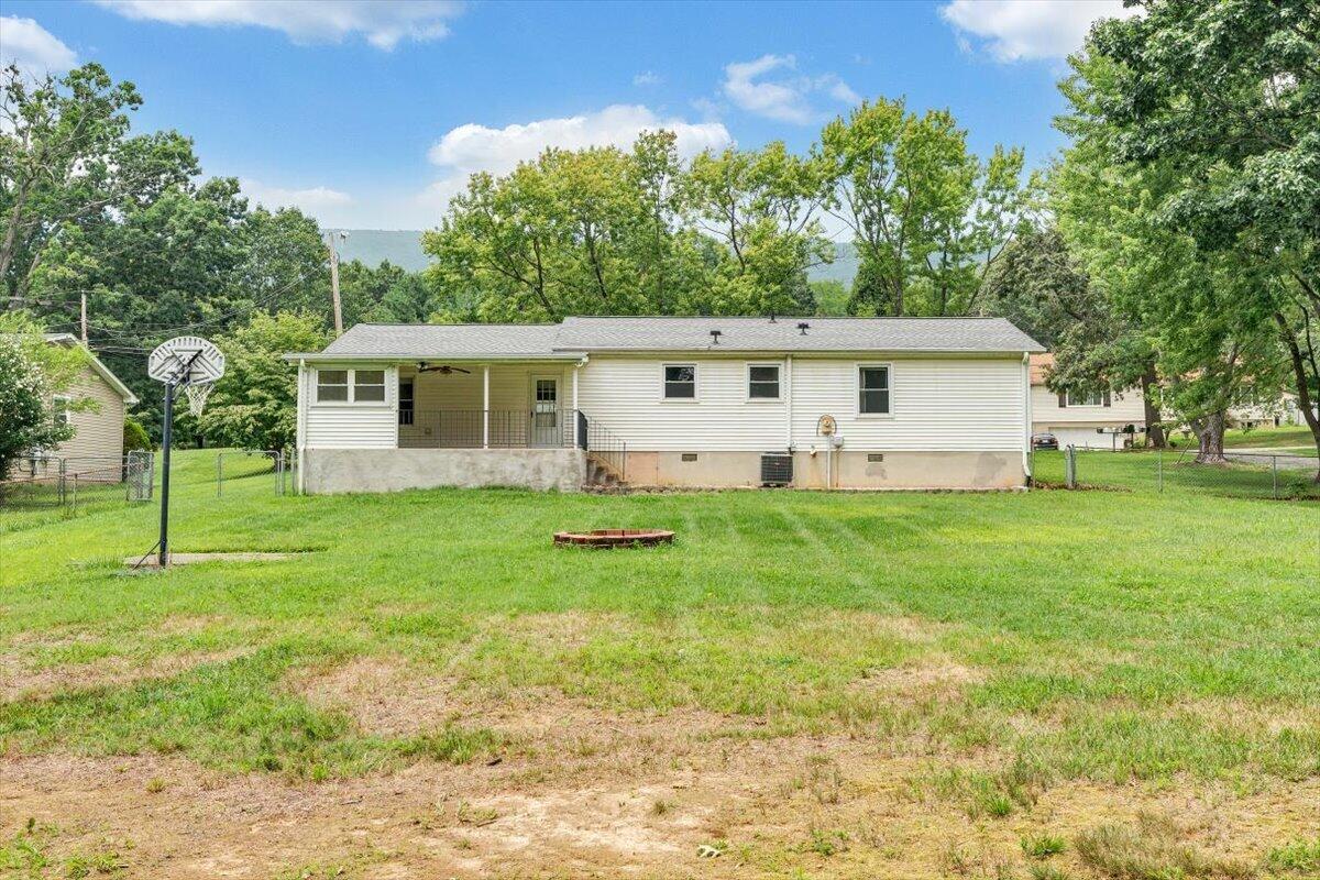 941 Martin McNeil Road Salem, VA 24153 - Photo 22 of 25 22-MIB04343-R5A