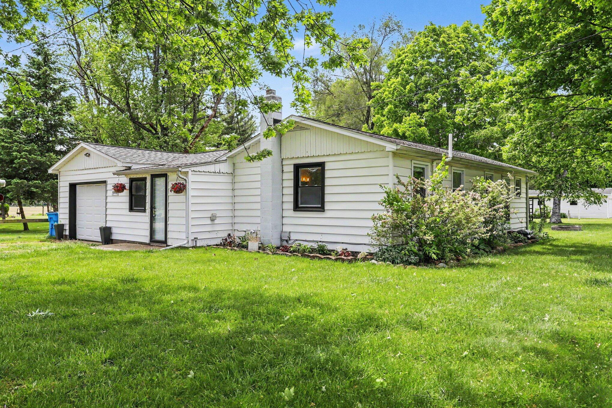 59446 Manor Road Colon, MI 49040 - Photo 4 of 29 003_file_3918