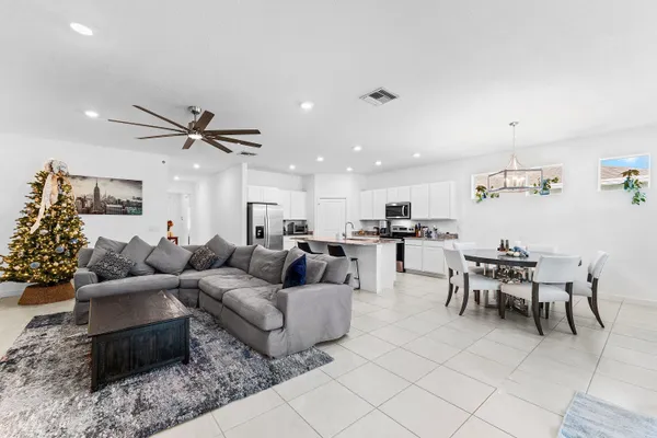$572,500 | 5958 Southeast Sky Blue Circle, Stuart, FL 34997